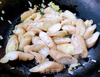彩椒炒肥肠步骤9