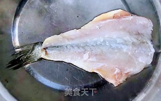 香酥蝴蝶黄花鱼步骤2