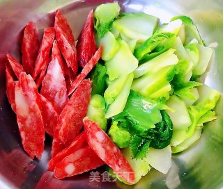 腊肠儿菜木耳炒蛋步骤4