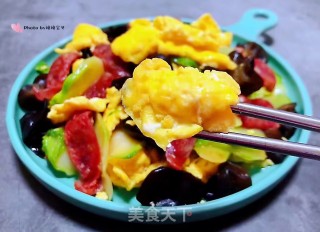 腊肠儿菜木耳炒蛋步骤13