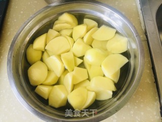 鸡肉炖土豆粉条步骤1