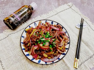 3分钟快手菜，洋葱爆炒牛肉丝步骤8