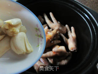 蛋饺大白菜鸡爪煲步骤11 蛋饺大白菜鸡爪煲步骤11