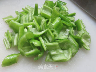 鸭肝炒青椒步骤4