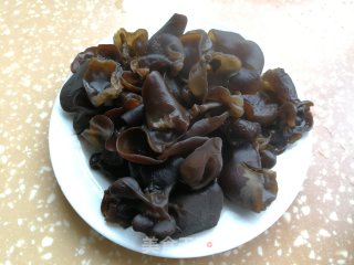 山药青菜炒黑木耳步骤2