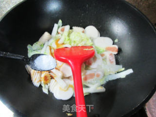 包心鱼卷大白菜炒年糕步骤7