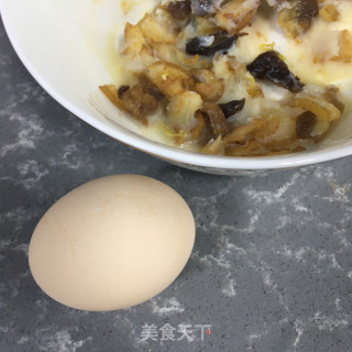 油渣鸡蛋炒白菜步骤2
