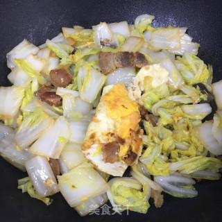 油渣鸡蛋炒白菜步骤6