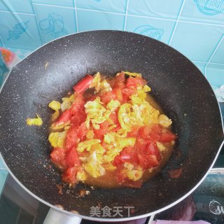 鸡蛋蒜薹炒西红柿步骤6