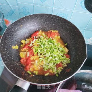 鸡蛋蒜薹炒西红柿步骤7
