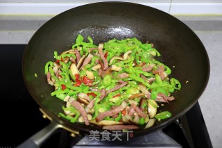 腊肉辣椒炒粉条步骤7