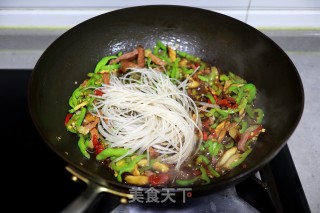 腊肉辣椒炒粉条步骤9