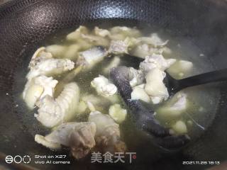生姜丝红椒丝蒸鸡肉步骤1