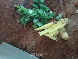 炒九节虾步骤2
