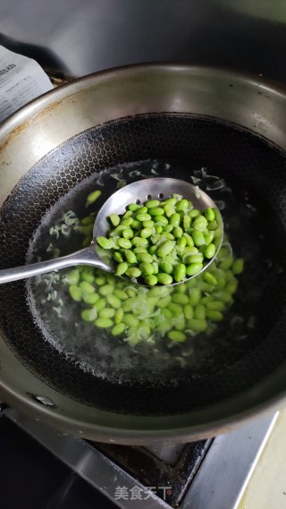 毛豆肉丁步骤1