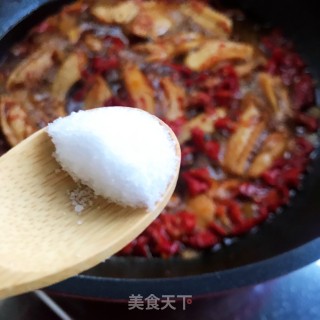 辣皮子炖鸡翅步骤9