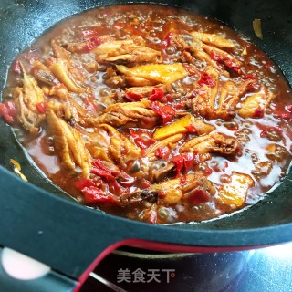 辣皮子炖鸡翅步骤10