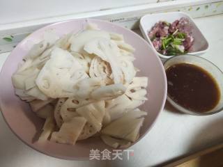 酸甜肉末炒藕片步骤1 酸甜肉末炒藕片步骤1