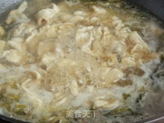 酸菜滑鸡煲步骤7