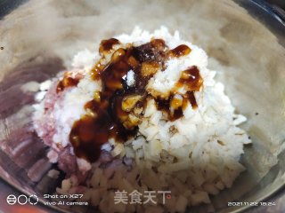 莲藕肉末酿油面筋步骤1 莲藕肉末酿油面筋步骤1
