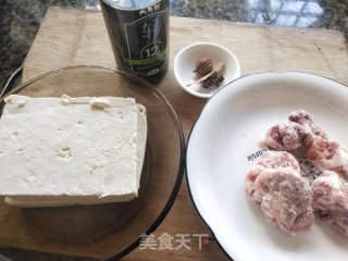 排骨卤豆腐步骤1