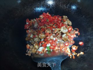 红辣椒炒鸡步骤4