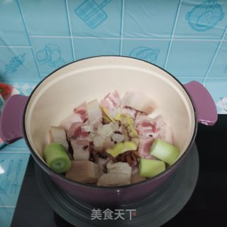 五花肉卤豆皮步骤3