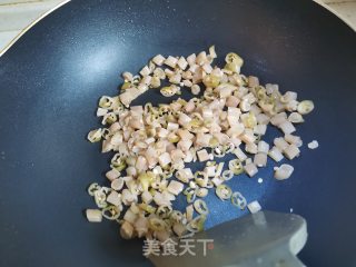 肉末白四季豆炒白辣椒步骤1