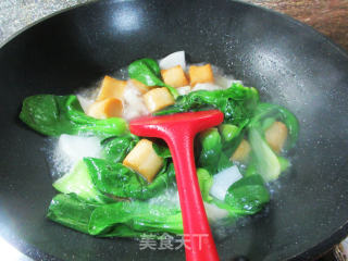 干贝烧煮萝卜青菜步骤4