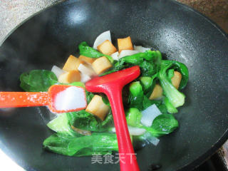 干贝烧煮萝卜青菜步骤5