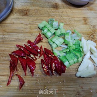 白菜炒蘑菇步骤1