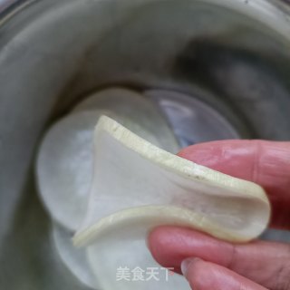 蒸白萝卜肉卷步骤3