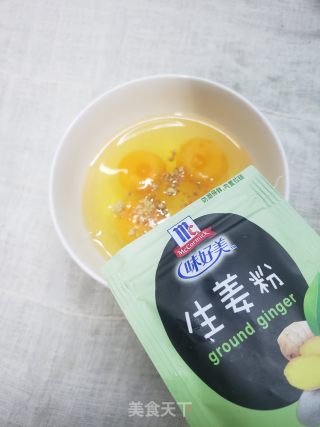 嫩滑鲜香酱油炒蛋步骤1