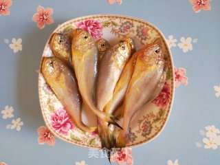 酥炸吉头鱼步骤1