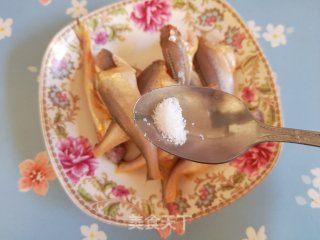 酥炸吉头鱼步骤3