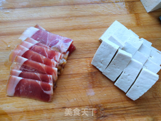 火腿炖白菜豆腐步骤2 火腿炖白菜豆腐步骤2