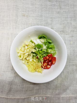鲜嫩入味鸭血烧豆腐步骤3 鲜嫩入味鸭血烧豆腐步骤3