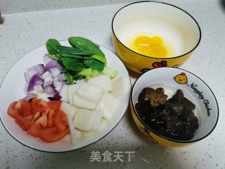 木耳鸡蛋炒年糕步骤1