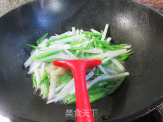油豆角炒萝卜步骤5