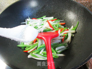 油豆角炒萝卜步骤8
