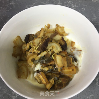 油渣青蒜炒豆皮步骤2 油渣青蒜炒豆皮步骤2