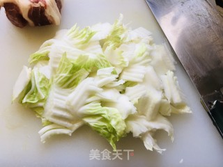 红烧肉白菜炖粉条步骤1