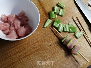 在家做炸串儿、鸡翅和猪排，搭配啤酒完美了步骤2