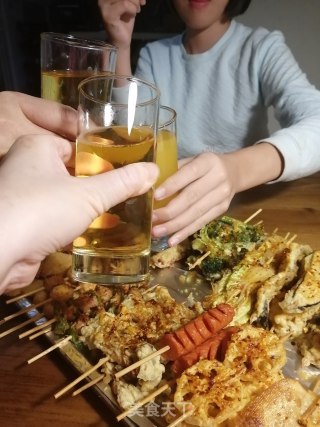 在家做炸串儿、鸡翅和猪排，搭配啤酒完美了步骤8