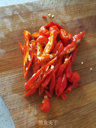 梅豆炒白萝卜丝步骤3