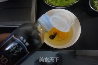 藤椒莴笋炒蛋步骤2