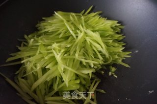 藤椒莴笋炒蛋步骤8