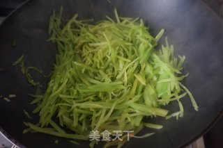 藤椒莴笋炒蛋步骤11