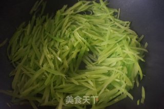 藤椒莴笋炒蛋步骤9