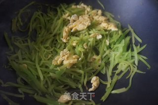 藤椒莴笋炒蛋步骤12